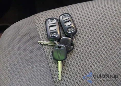 2008 Pontiac Vibe из США, поврежденный, VIN 5Y2SL65838Z413457